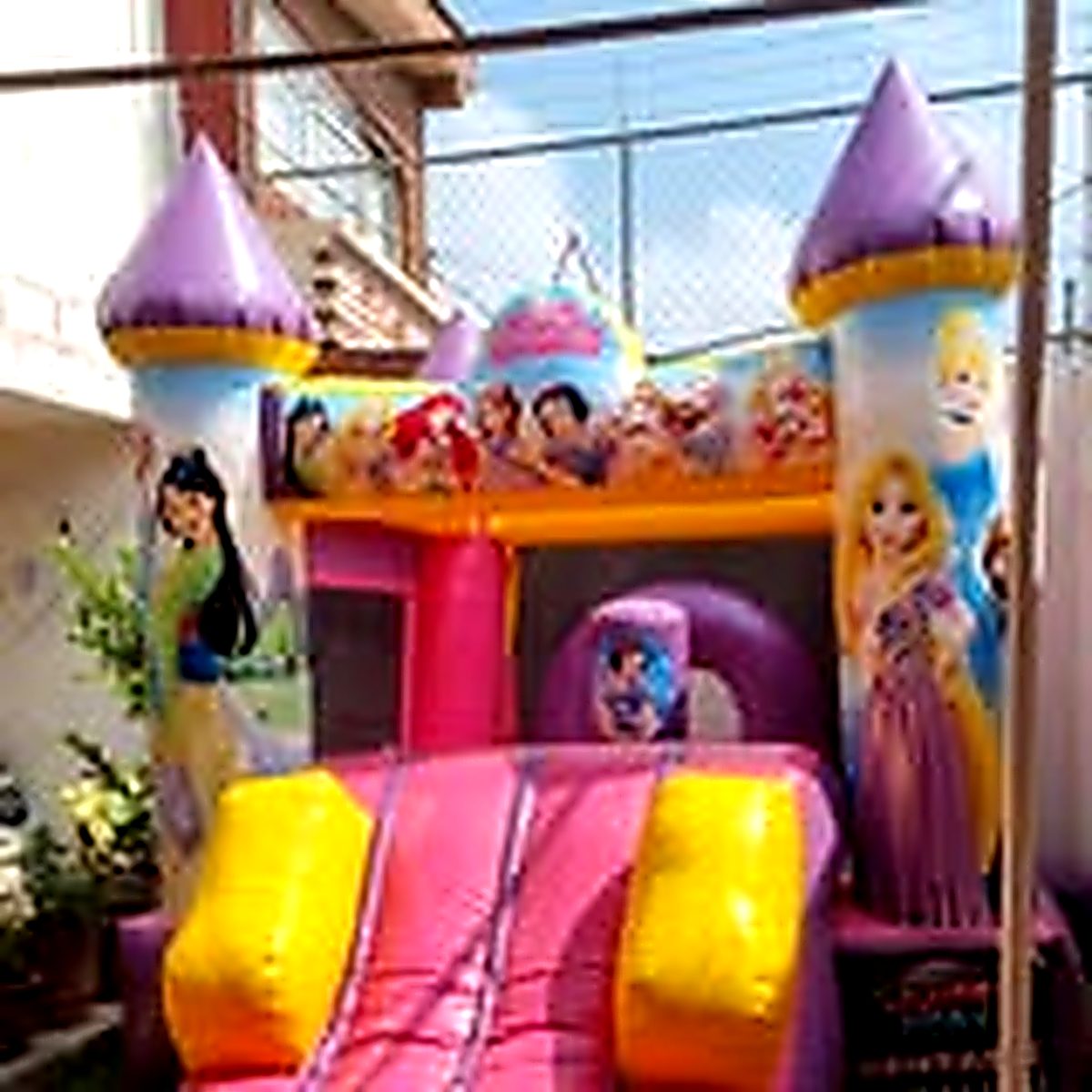 Castillo de princesas con torres